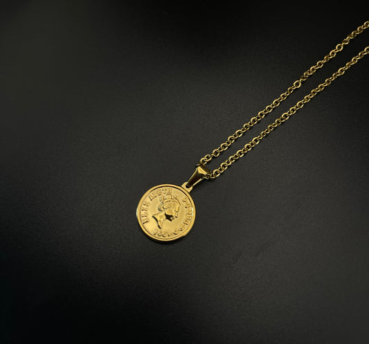 Queen Lizzy necklace